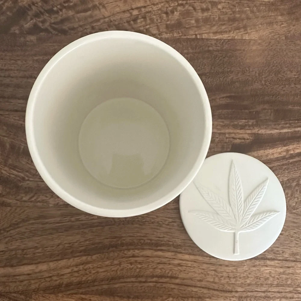 Jonathan Adler Hashish lidded ceramic canister - Picture 2 of 4